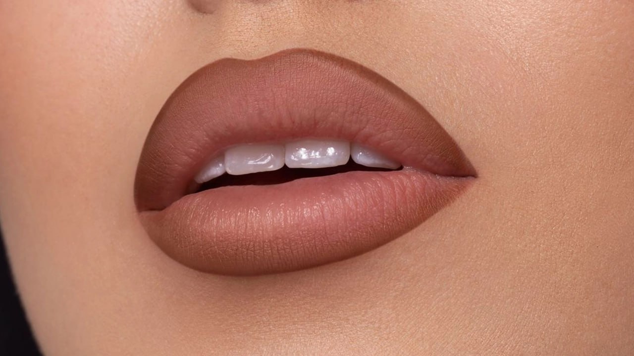 Permanent Lip Liner Dubai